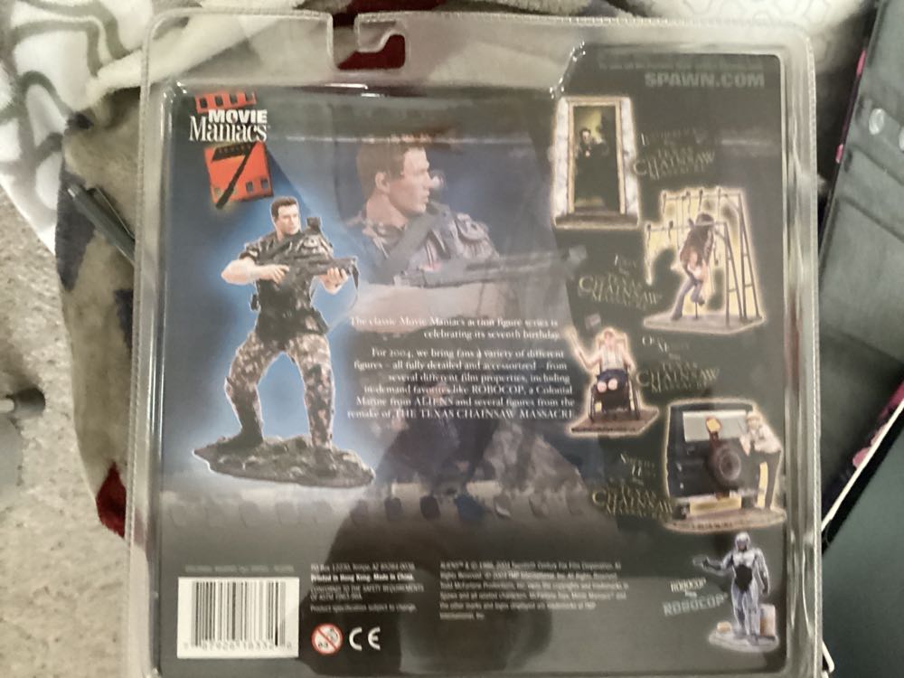 Colonial Marine Cpl. Hicks - McFarlane Toys (Aliens) action figure collectible [Barcode 787926183320] - Main Image 3