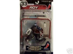 NHLPA Patrick Roy - McFarlane (Colorado Avalanche) action figure collectible [Barcode 787926701098] - Main Image 2