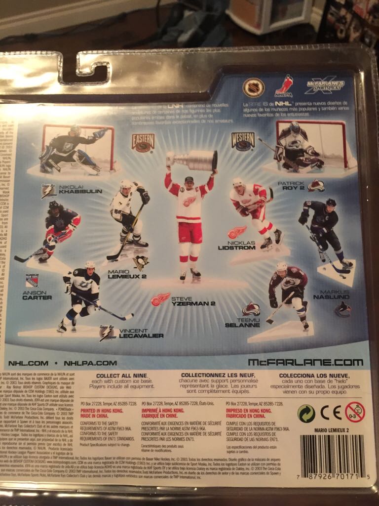 McFarlane Mario Lemieux - Pittsburgh Penguins  - McFarlane Toys (Pittsburgh Penguins) action figure collectible [Barcode 787926701715] - Main Image 2