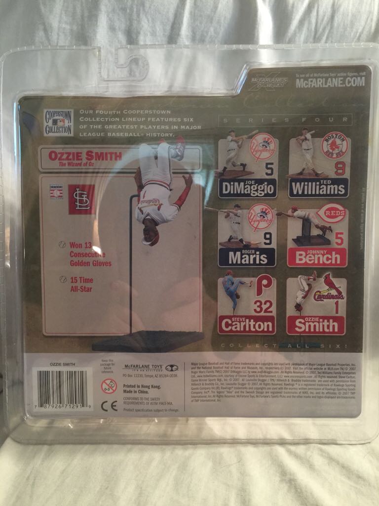 Ozzie Smith - McFarlane Toys (Cooperstown Collection Series 4) action figure collectible [Barcode 787926712919] - Main Image 2