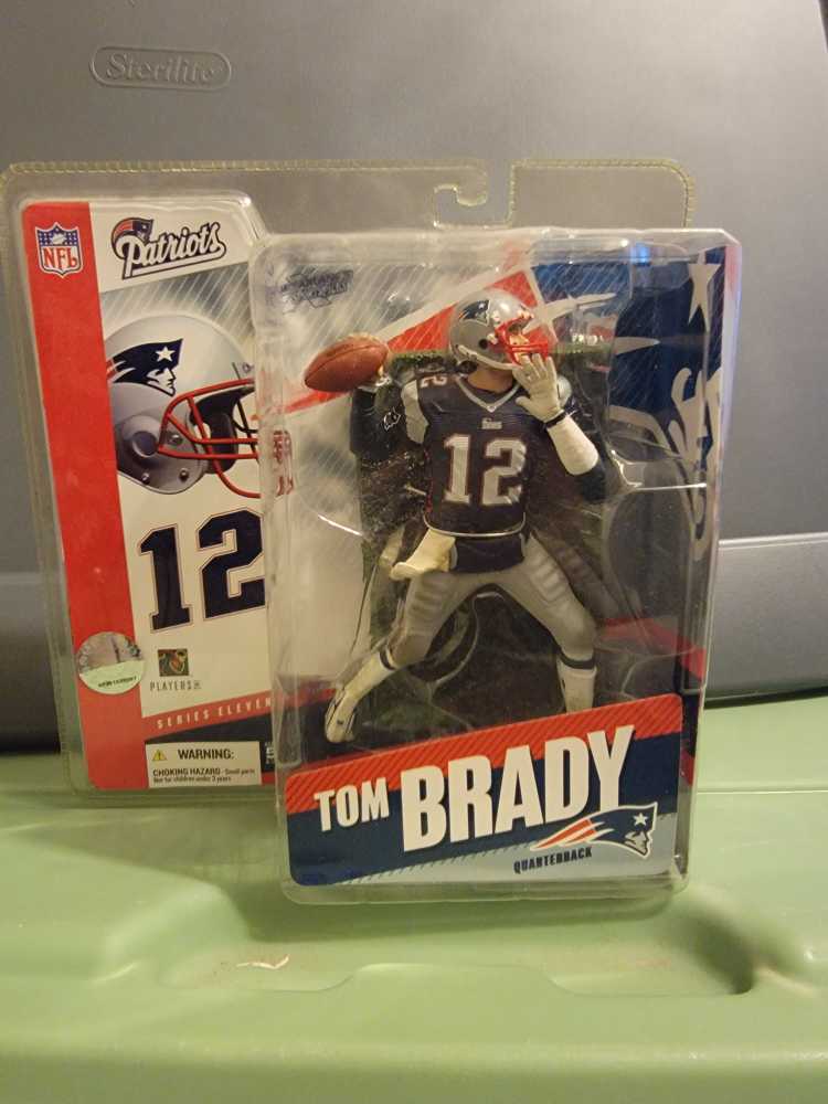 Mcfarlane Series 11 Tom Brady White Jersey Chase Variant - McFarlanes Sportspicks action figure collectible [Barcode 787926742718] - Main Image 3