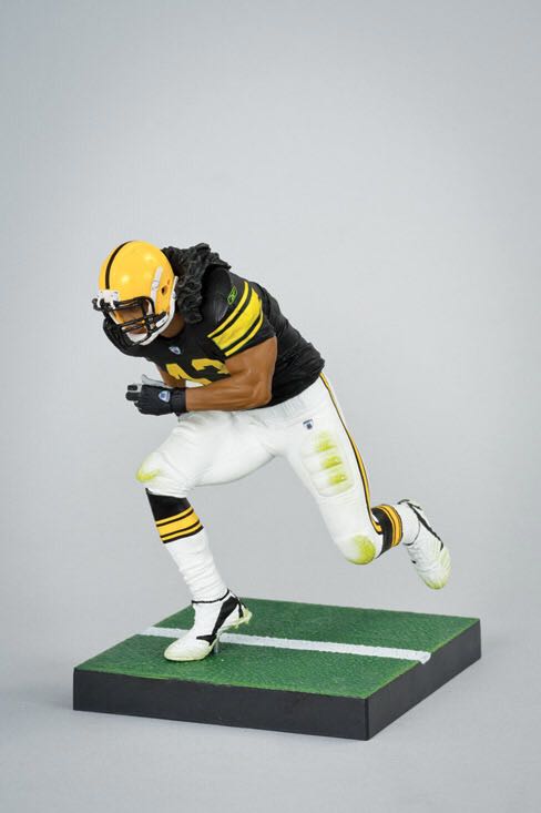 Troy Polamalu - McFarlane’s Sportspicks (NFL Elite Series 2) action figure collectible [Barcode 787926747034] - Main Image 2