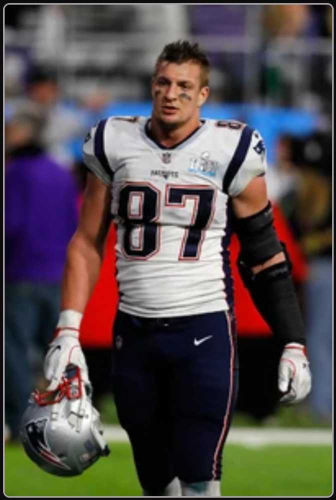 Rob Gronkowski 2012 - McFarlane Toys (Nfl Series 29) action figure collectible [Barcode 787926747614] - Main Image 3
