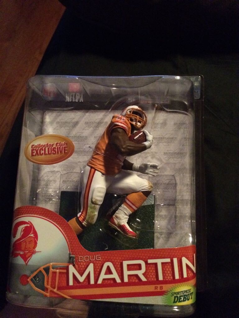 Doug Martin  - McFarlane (Nfl Series 33) action figure collectible [Barcode 787926756401] - Main Image 1