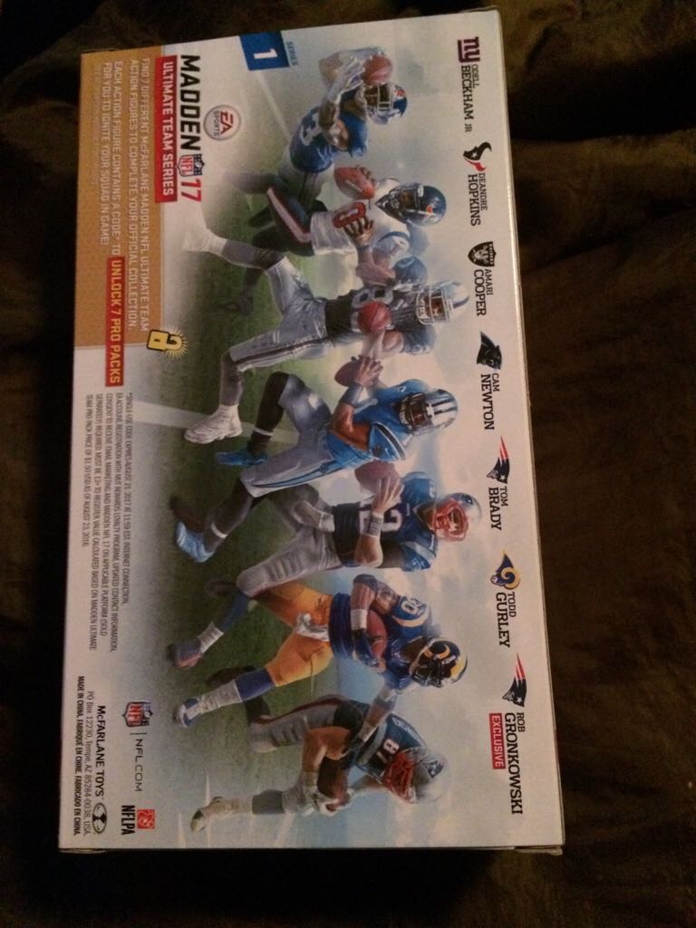 Deandre Hopkins - McFarlane’s Toys (Madden 17 Ultimate Team Series) action figure collectible [Barcode 787926756951] - Main Image 2