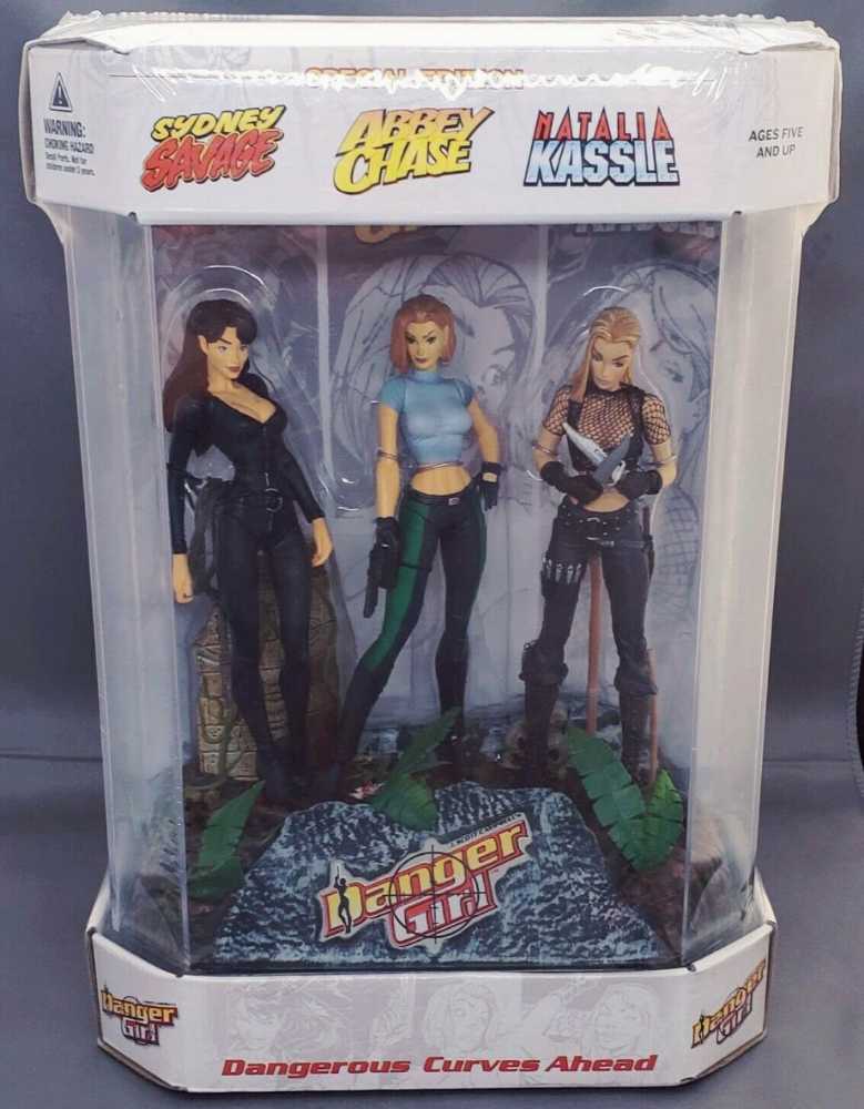 McFarlane Danger Girl - Abbey Chase - McFarlane Toys (Danger Girl) action figure collectible [Barcode 787926921113] - Main Image 4