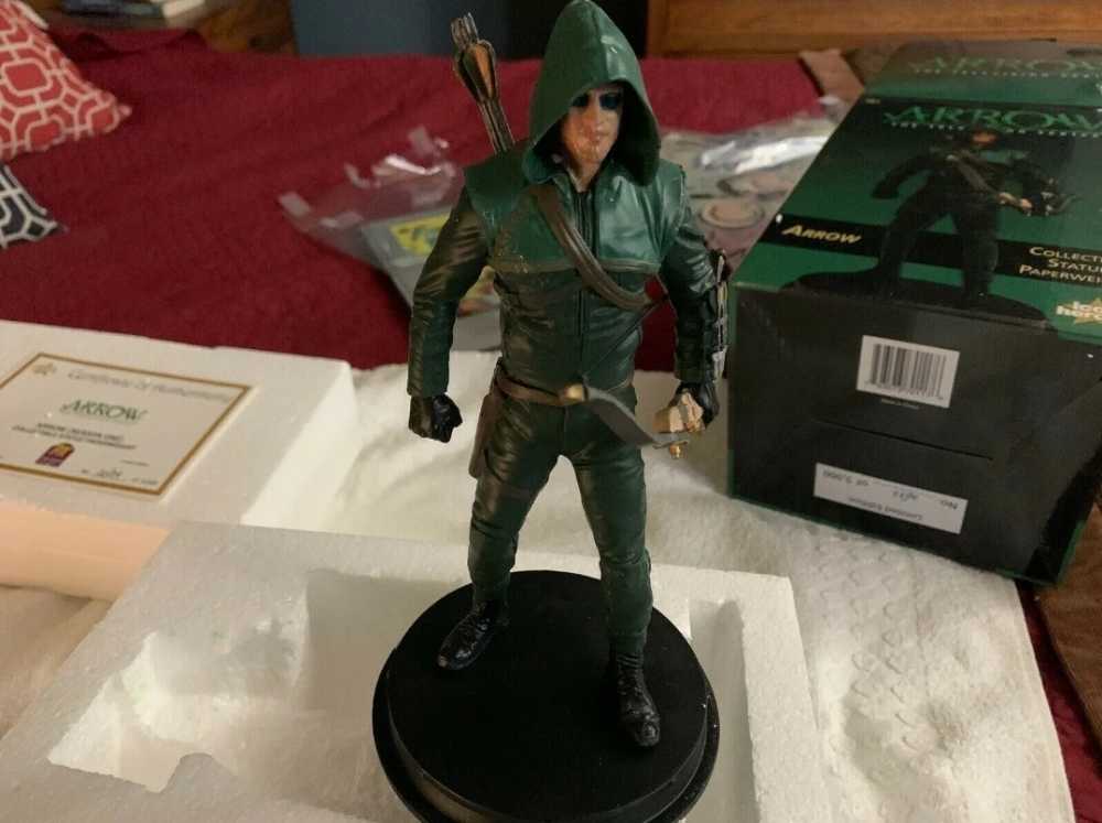 2015 - Icon Heroes "Arrow” Season 1 Arrow Collectible Statue 2689 Of 5000 - Icon Heroes action figure collectible [Barcode 793573701176] - Main Image 3