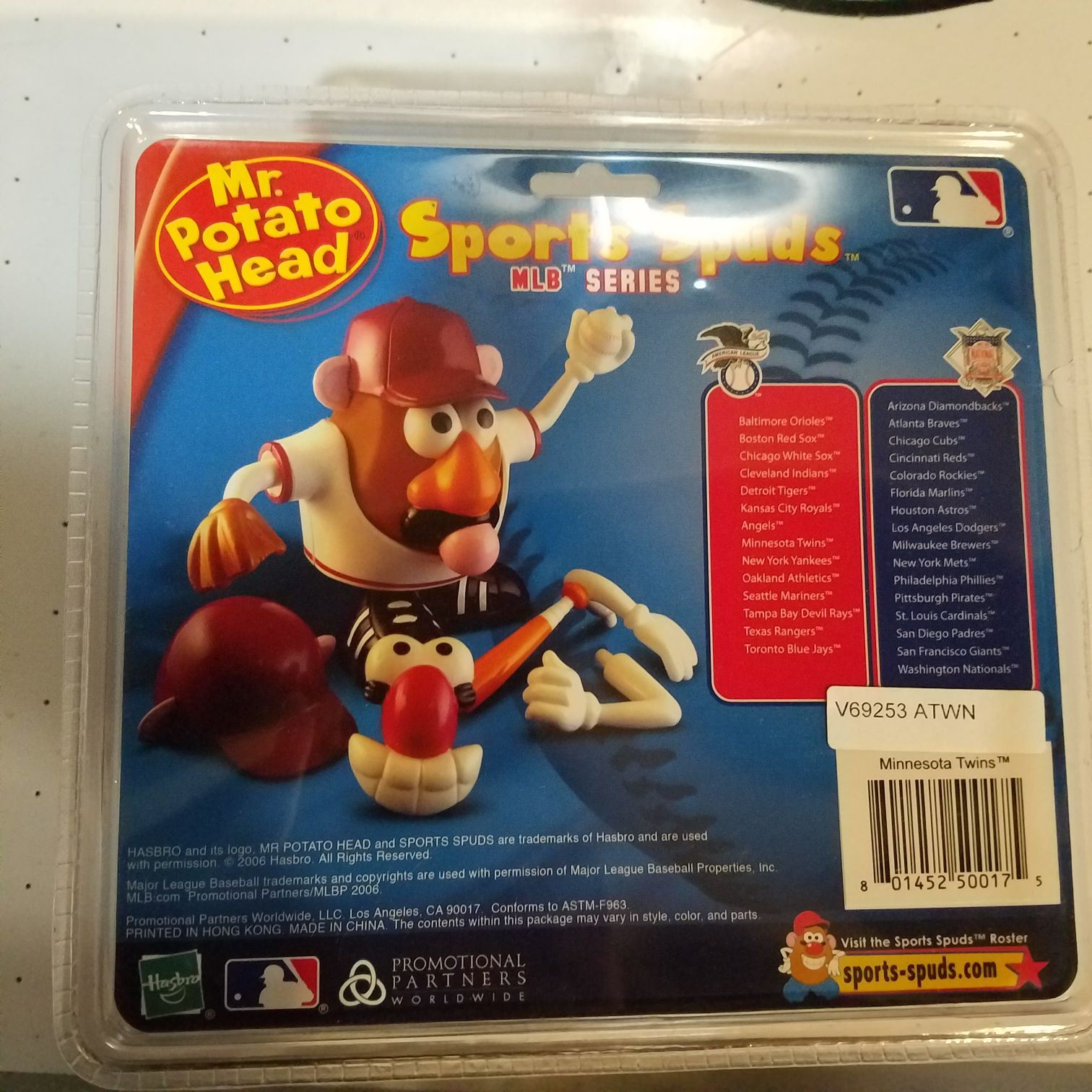 Sports Spuds Minnesota Twins - Hasbro PPW Toys action figure collectible [Barcode 801452500175] - Main Image 2