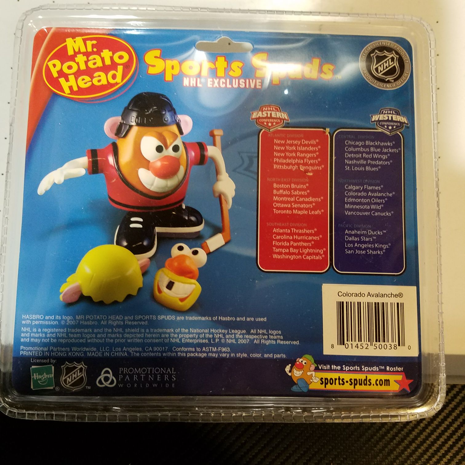 Sports Spuds Colorado Avalanche - PPW Toys action figure collectible [Barcode 801452500380] - Main Image 2