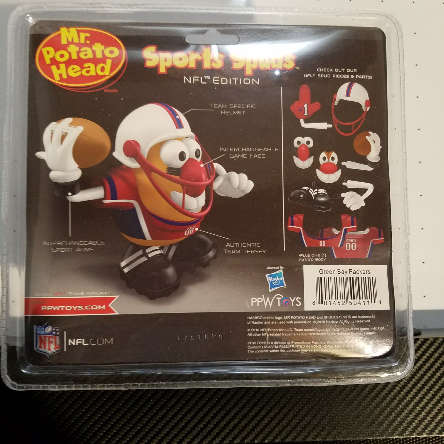 Sports Spuds Green Bay Packerz Mr Potato Head - Hasbro PPW Toys action figure collectible [Barcode 801452504111] - Main Image 2