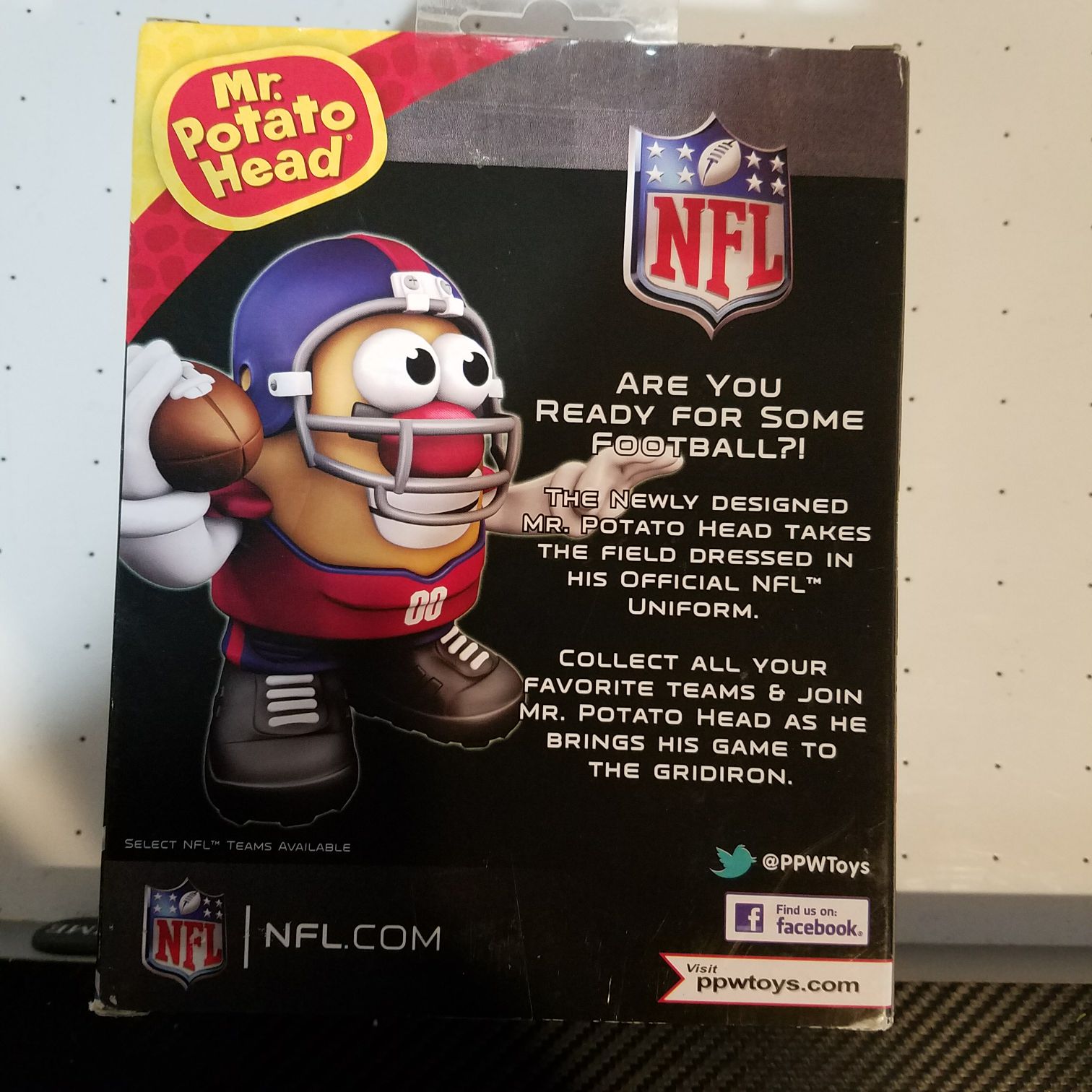 Sports Spuds New England Patriots - Hasbro PPW Toys action figure collectible [Barcode 801452504524] - Main Image 2