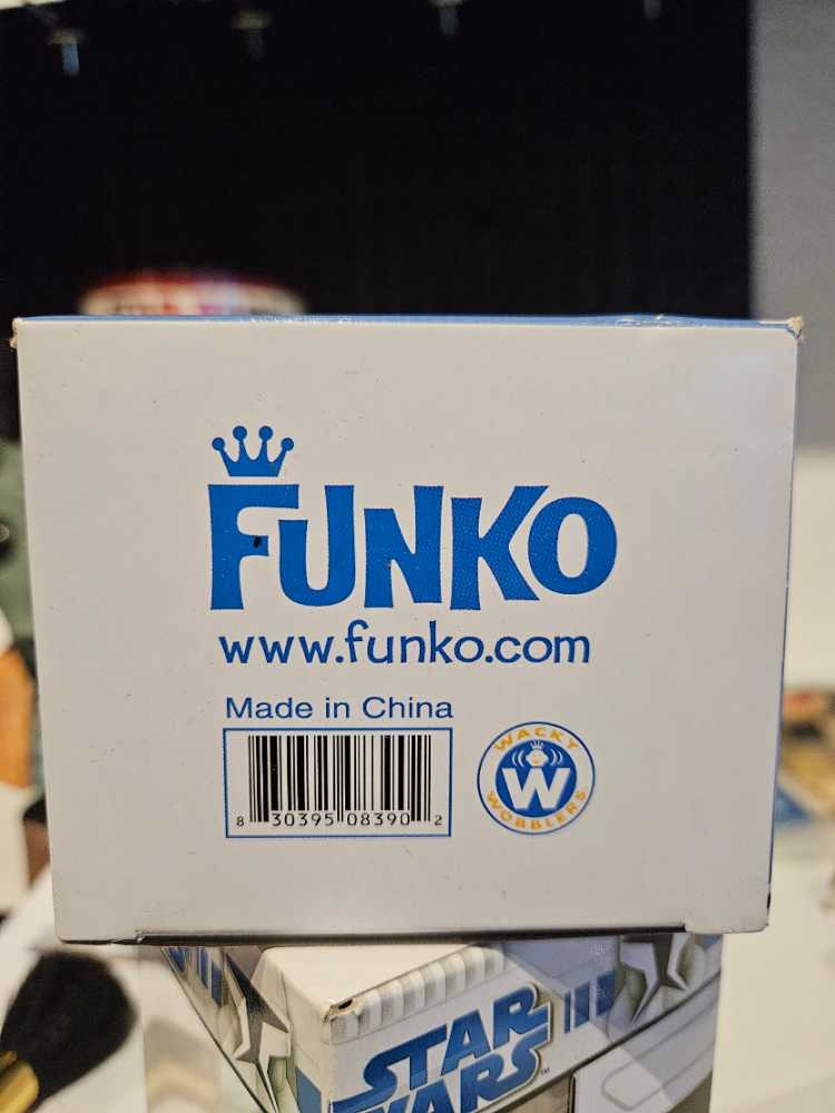 Funko Bobble Head Holiday Yoda - Funko (Funko Pop!) action figure collectible [Barcode 830395083902] - Main Image 2