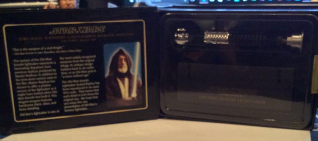 Obi-Wan Kenobi Light Saber  (Master Replica) action figure collectible [Barcode 836453000881] - Main Image 2