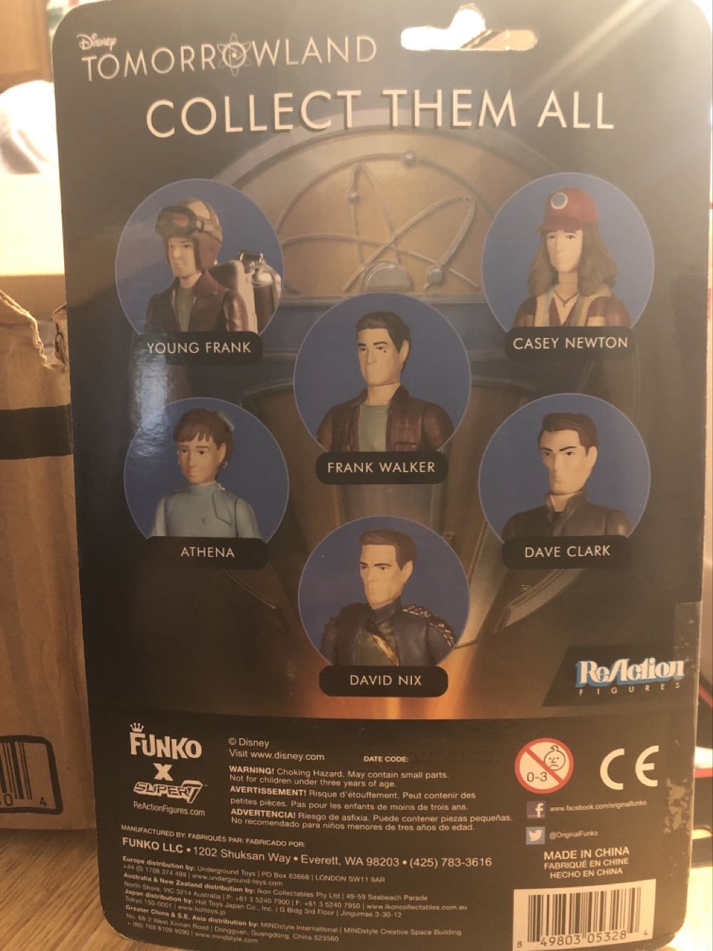 Casey Newton - Funko X Super 7 (Tomorrowland) action figure collectible [Barcode 849803053284] - Main Image 2