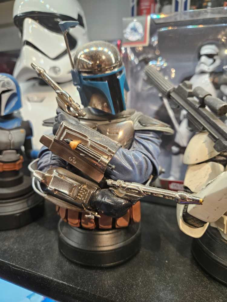 Jango Fett Collectible Mini Bust - Gentle Giant LTD (Statues/Bust) action figure collectible [Barcode 871810001507] - Main Image 2