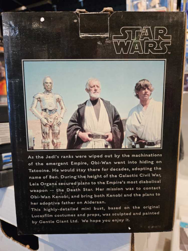 Obi-Wan Kenobi  - Gentle Giant (Statues/Bust) action figure collectible [Barcode 871810003037] - Main Image 3