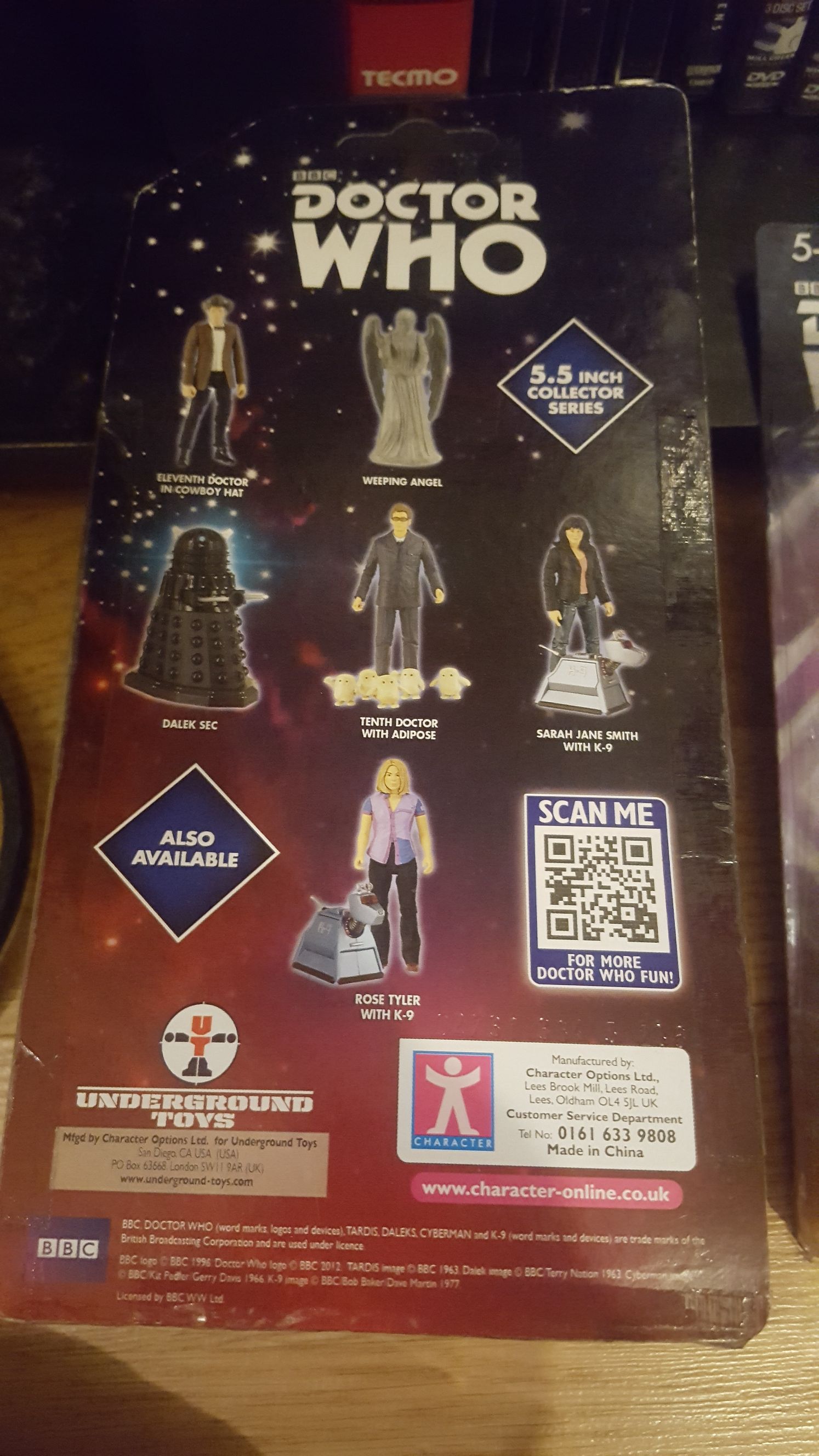 Doctor Who Sarah Jane Smith with K-9 - Underground Toys (Sci-Fi) action figure collectible [Barcode 882041026689] - Main Image 2