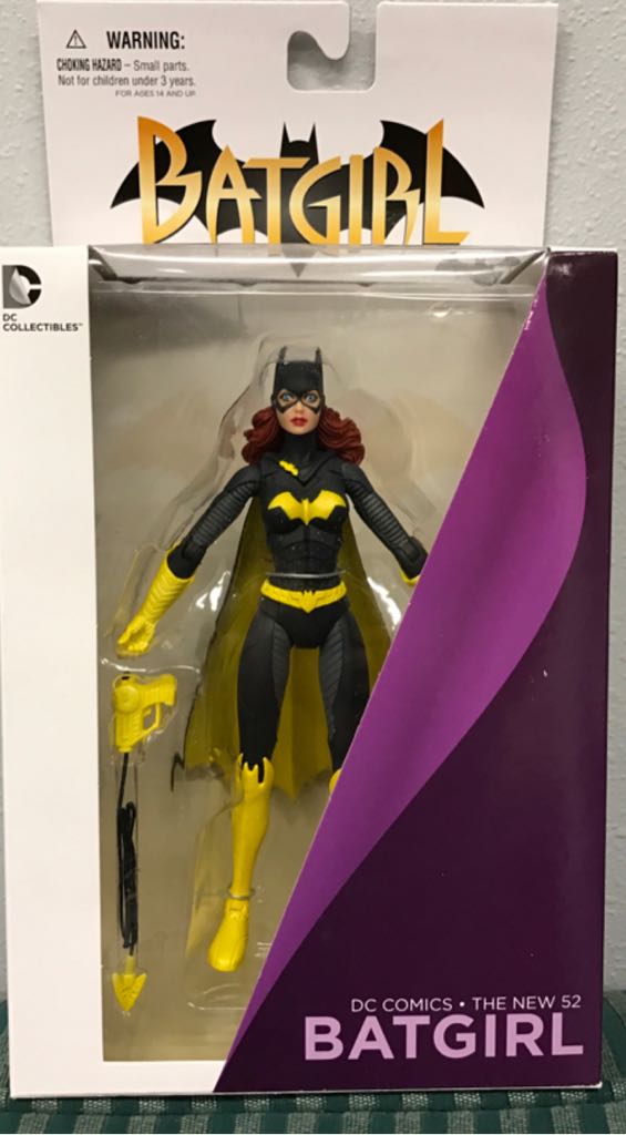 Batgirl  action figure collectible [Barcode 885341662564] - Main Image 1