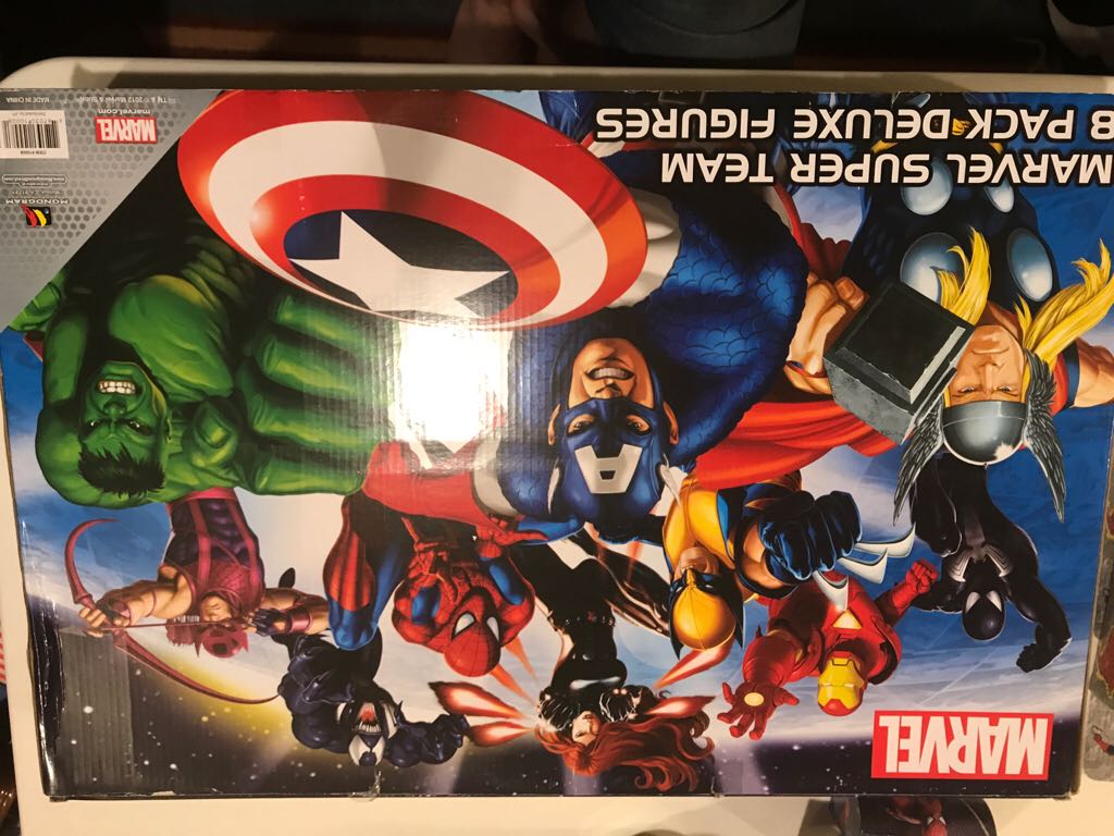 Monogram Marvel Deluxe Figures - 8 Pack  action figure collectible [Barcode 887030100081] - Main Image 2