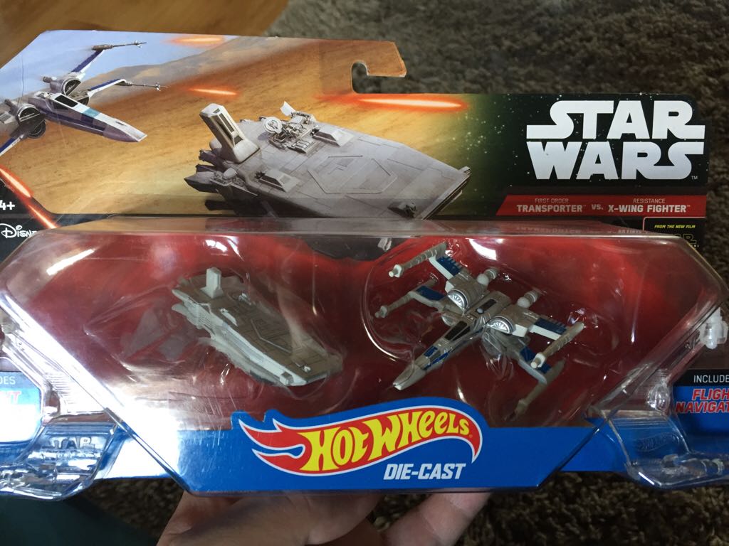 Hot Wheels Star Wars Vehicle 2 car pack First Order Transporter vs Resistance X-Wing Fighter TFA - Hot Wheels by Mattel (Star Wars Hot Wheels) action figure collectible [Barcode 887961127683] - Main Image 2