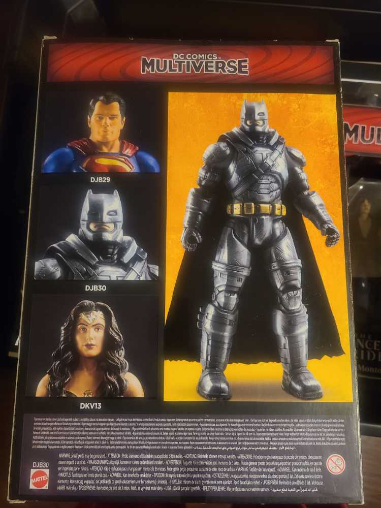 Mattel DC Comics Multiverse Batman v Superman - Batman (Armored) 12 In - Mattel (Batman) action figure collectible [Barcode 887961220940] - Main Image 2