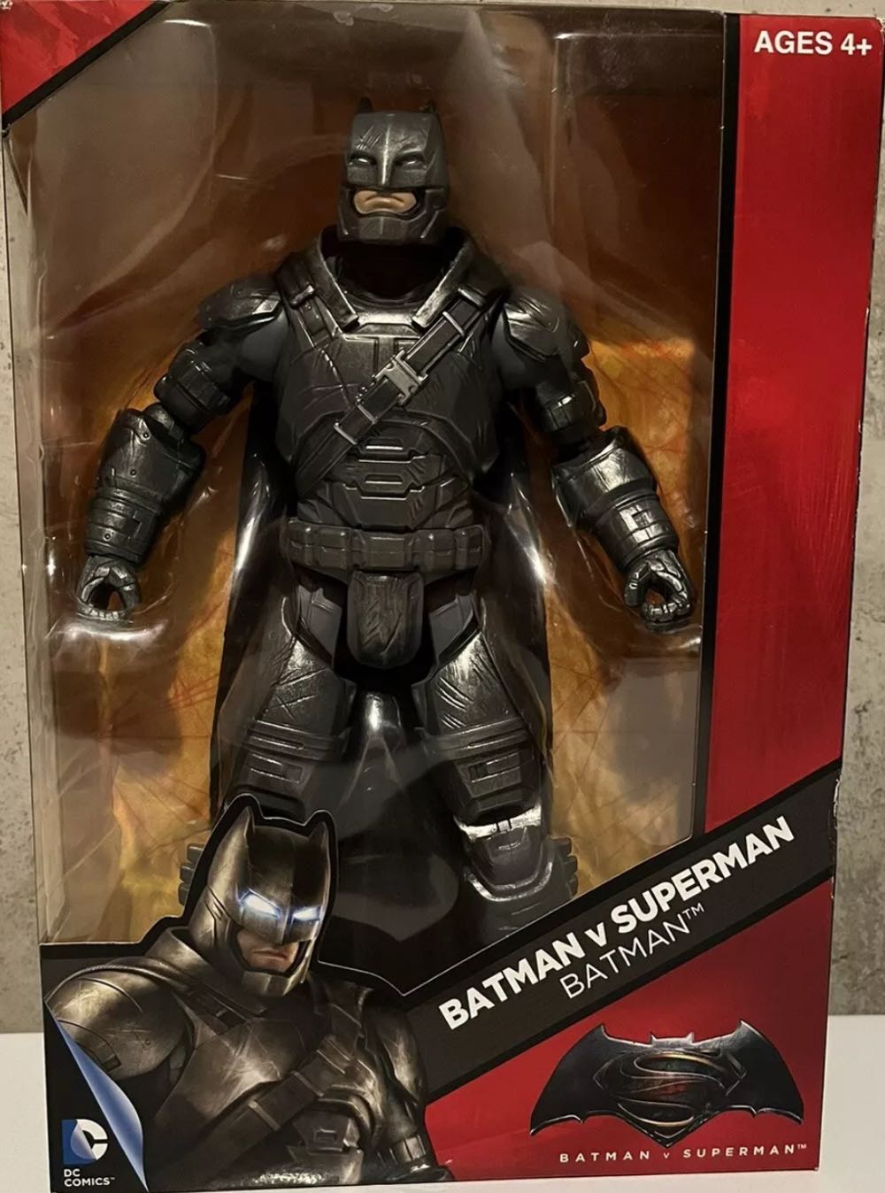 Mattel DC Comics Multiverse Batman v Superman - Batman (Armored) 12 In - Mattel (Batman) action figure collectible [Barcode 887961220940] - Main Image 3