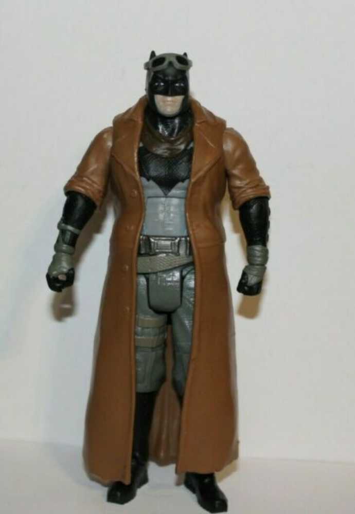 BvS: Knightmare Batman - DC Mattel (Dc Comics Multiverse) action figure collectible [Barcode 887961224955] - Main Image 4