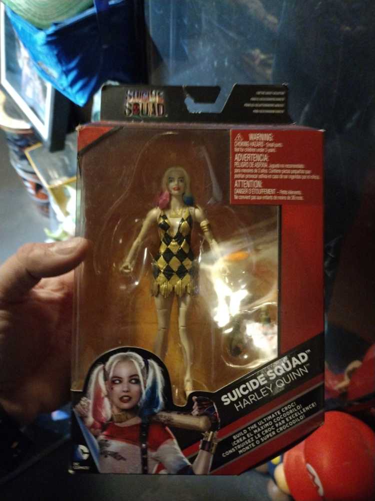 SS: Harley Quinn (Dress) - Mattel (Dc Comics Multiverse) action figure collectible [Barcode 887961350135] - Main Image 3