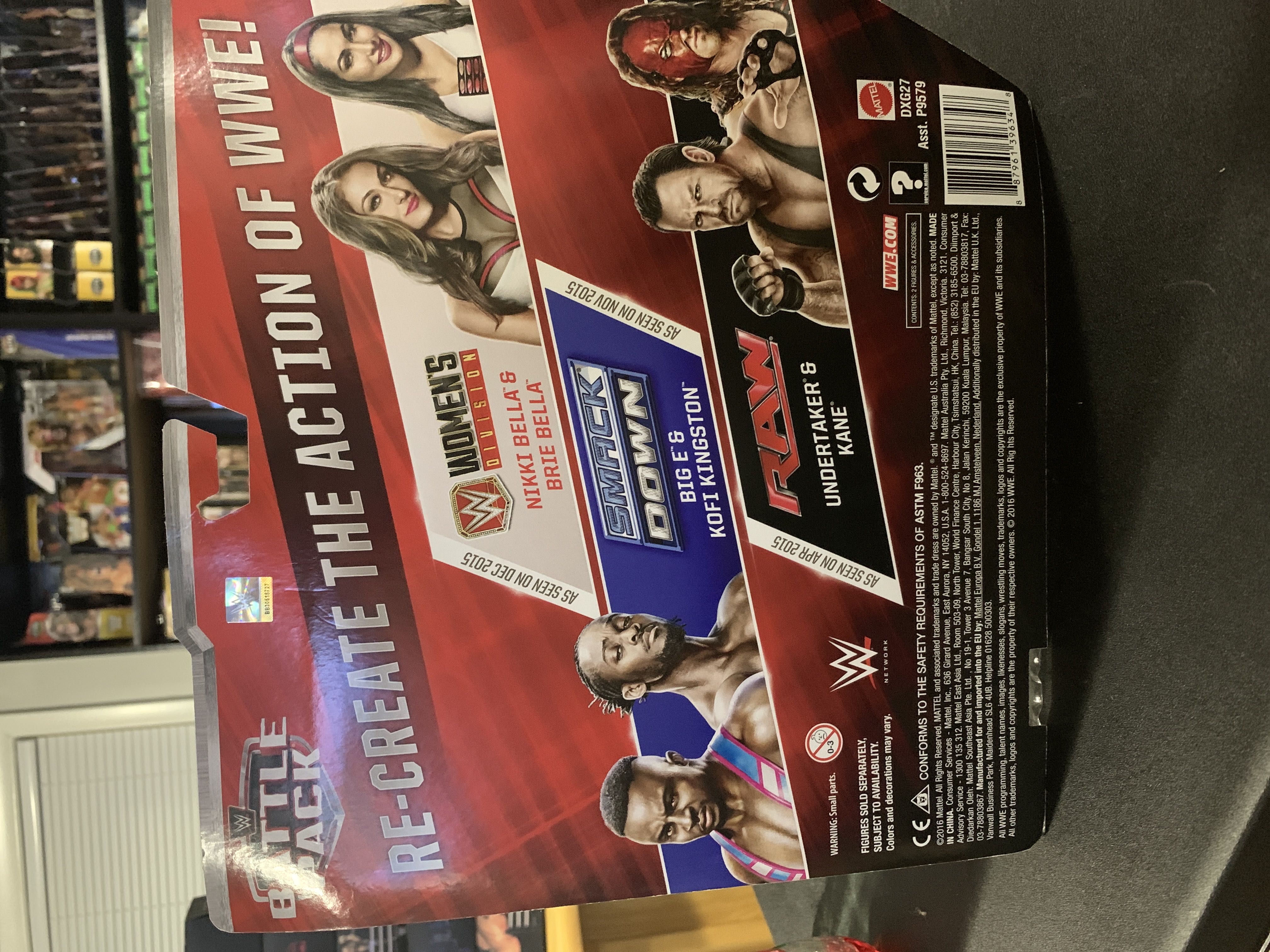 WWE BATTLE PACK - NIKKI & BRIE BELLA - Mattel (Wwe Wrestling) action figure collectible [Barcode 887961396348] - Main Image 2