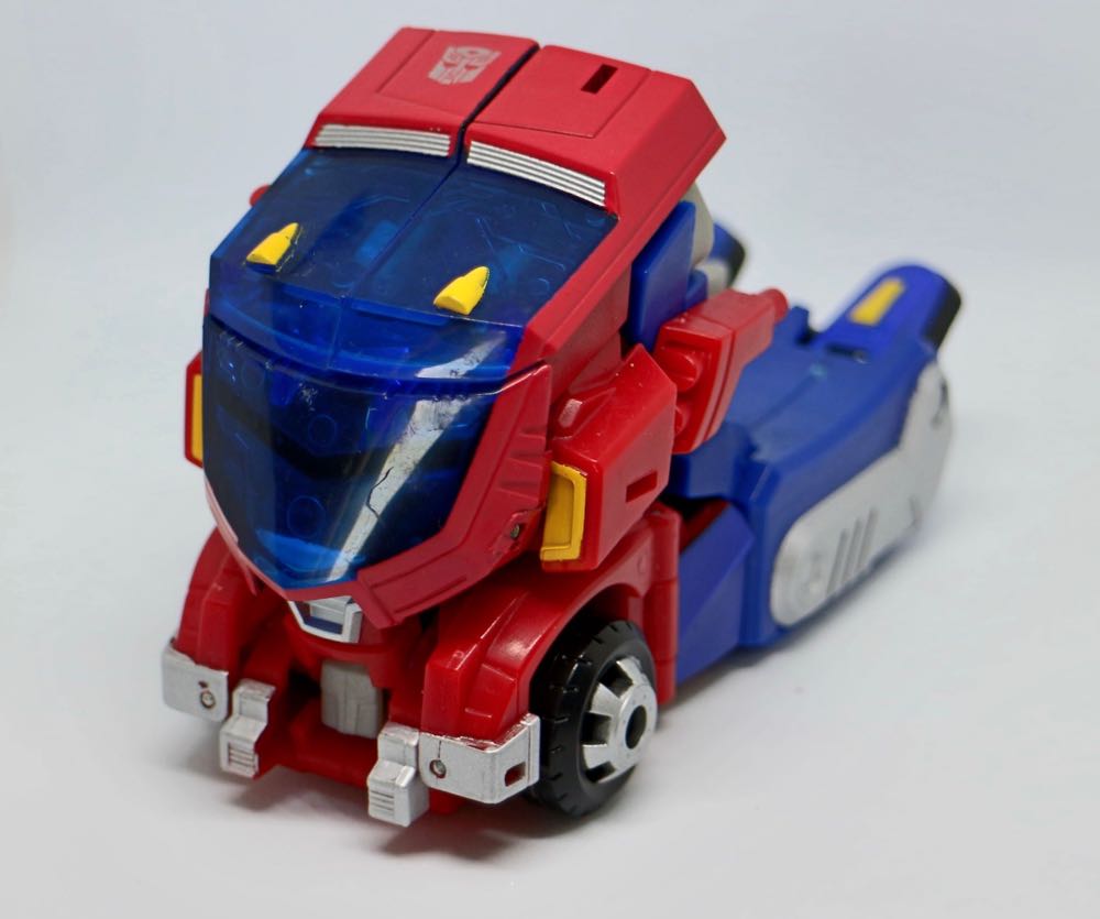 Optimus Prime - Cybertron Mode - Hasbro (Transformers Animated) action figure collectible - Main Image 2