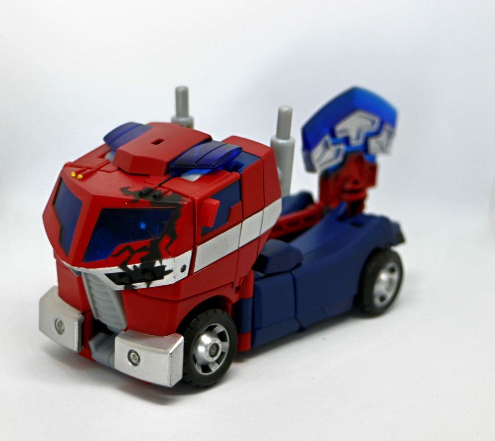 Optimus Prime: Cybertron Mode - Hasbro (Transformers Animated) action figure collectible - Main Image 2