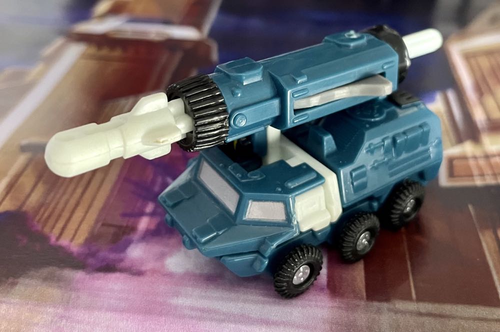 Broadside - Hasbro (Transformers Armada) action figure collectible - Main Image 2