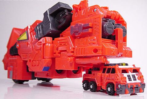 Overload - Hasbro (Armada) action figure collectible - Main Image 2