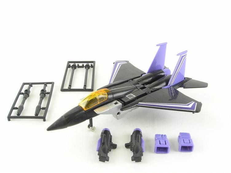 Skywarp - Hasbro (Generation 1) action figure collectible - Main Image 2