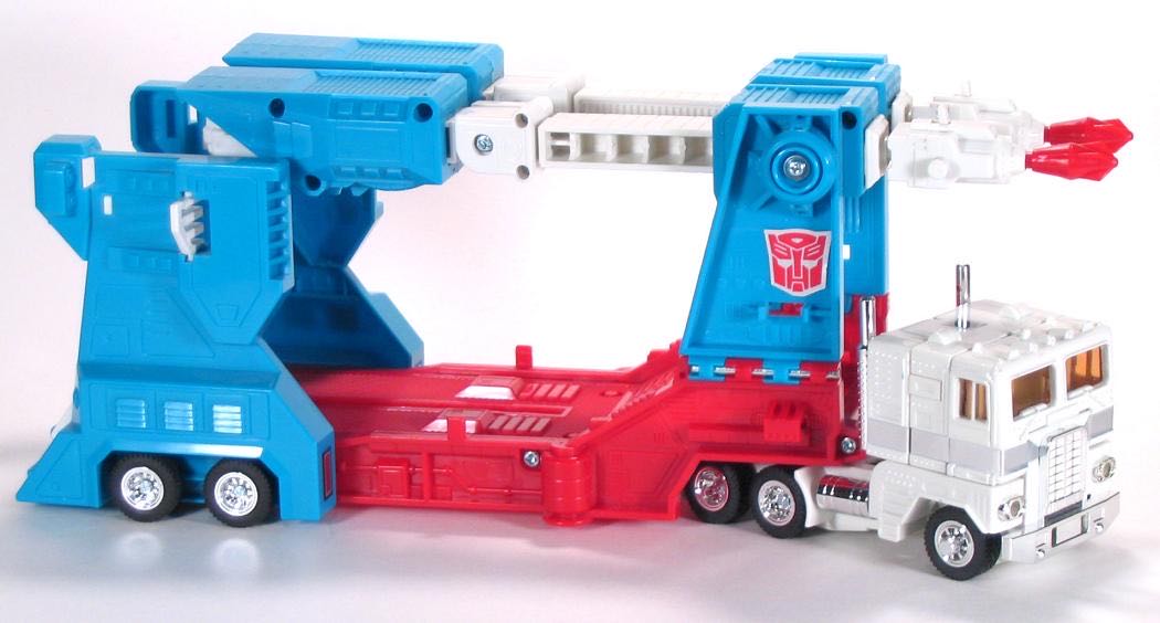 Ultra Magnus - Hasbro (Transformers G1) action figure collectible - Main Image 2