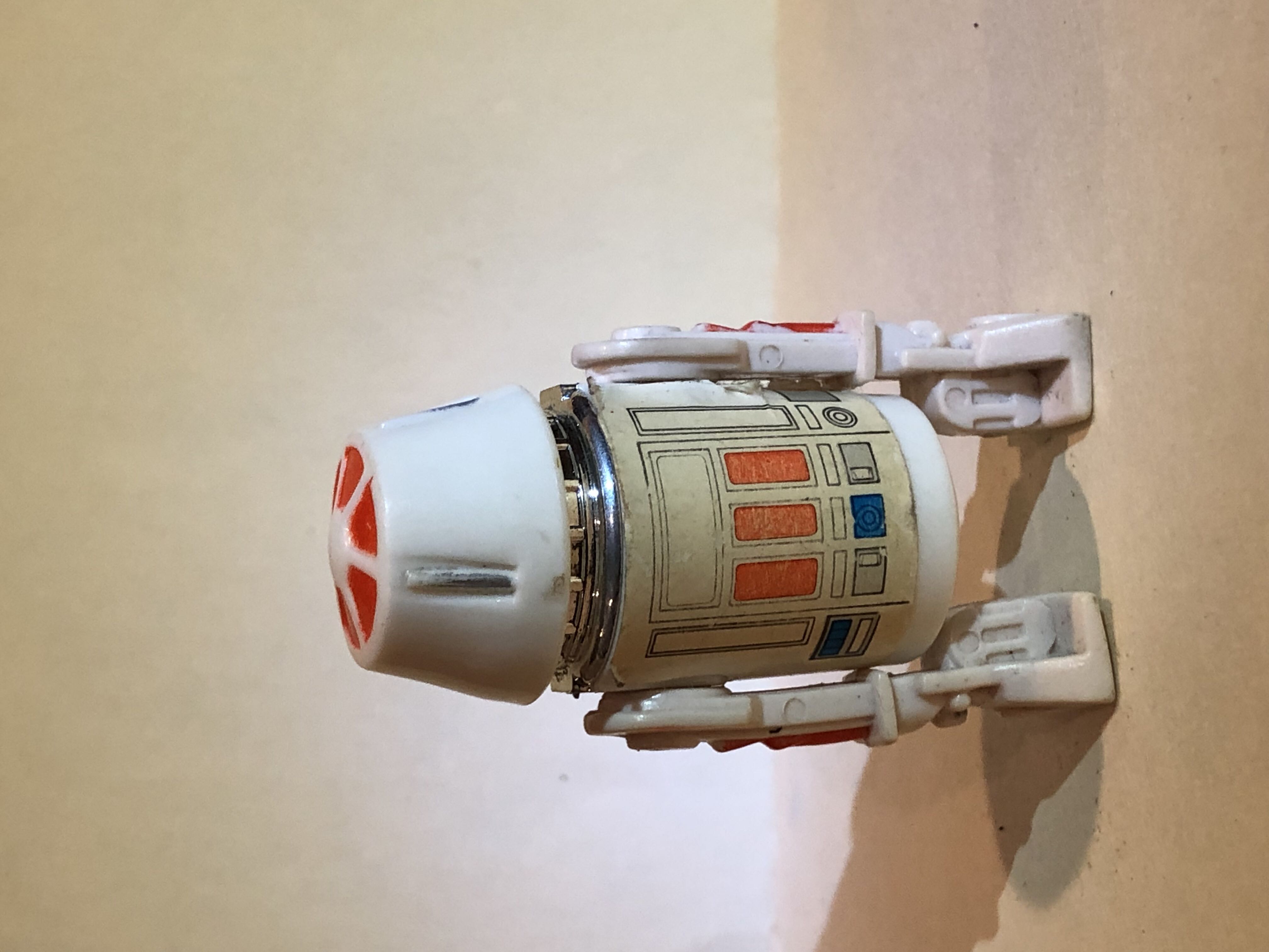 R5-D4 - Kenner (Star Wars Episode IV: A New Hope) action figure collectible - Main Image 2