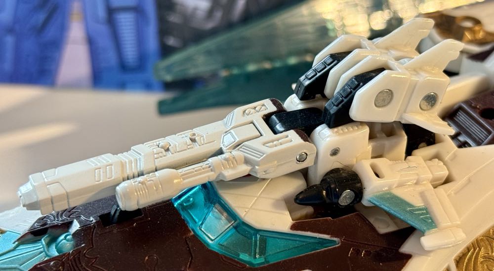 Safeguard - Hasbro (Transformers Cybertron) action figure collectible - Main Image 2