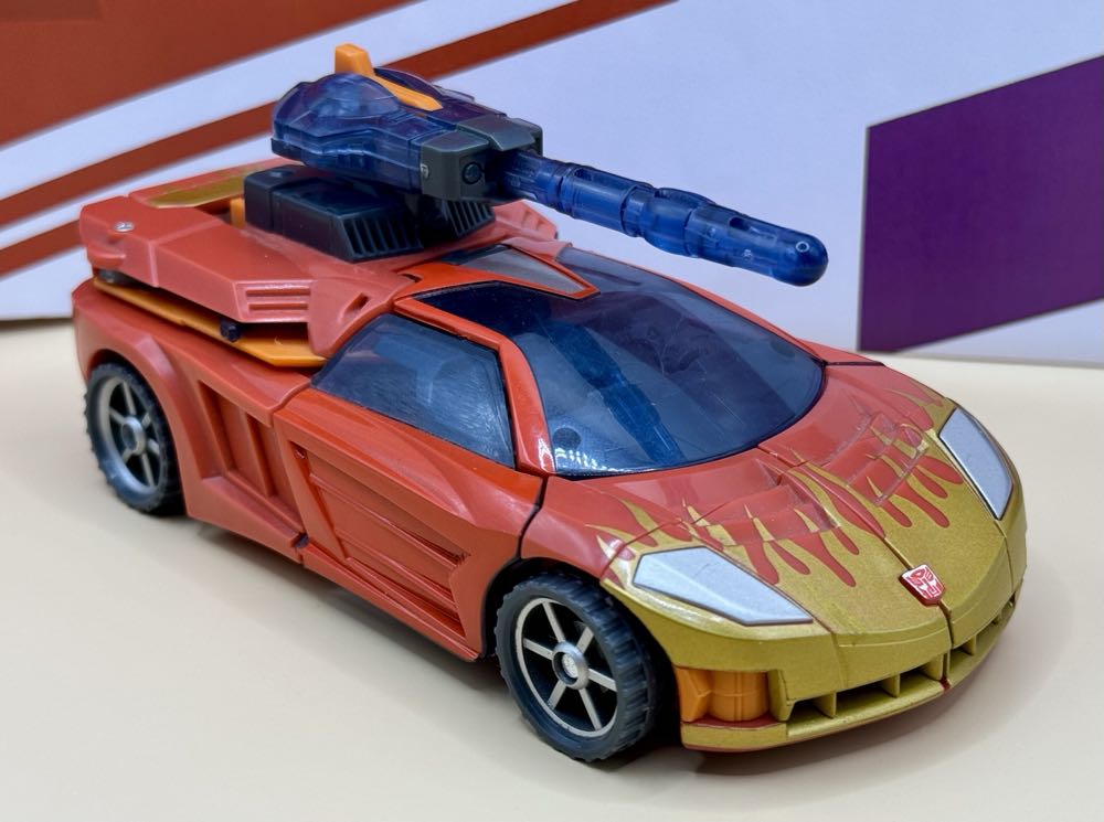 Hot Shot - Hasbro (Transformers Cybertron) action figure collectible - Main Image 2