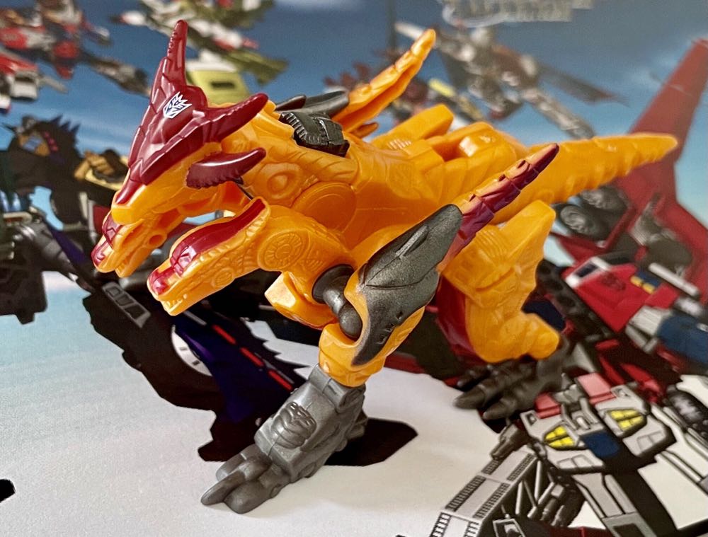 Scourge - Hasbro (Transformers Cybertron) action figure collectible - Main Image 2