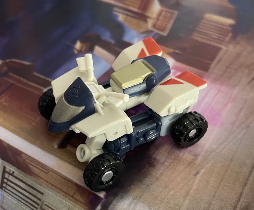 Perceptor Sureshock - Hasbro (Transformers Energon) action figure collectible - Main Image 2