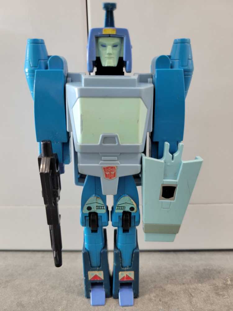 Blurr - Hasbro (Transformers G1) action figure collectible - Main Image 2