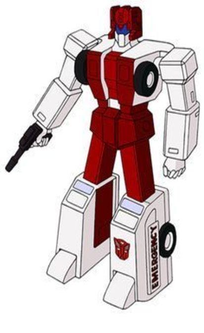 P4 Protectabot First Aid ✅ - Hasbro (Transformers: Generation 1) action figure collectible - Main Image 3