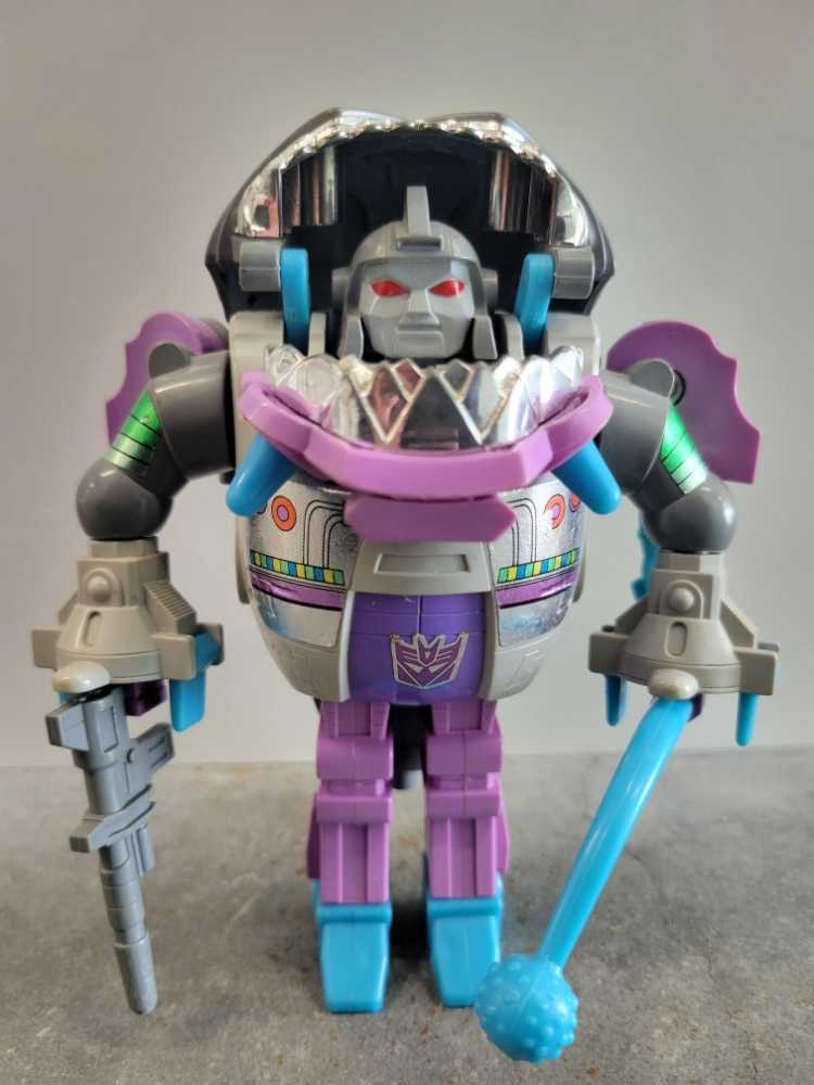 Gnaw - Hasbro (Transformers) action figure collectible - Main Image 2