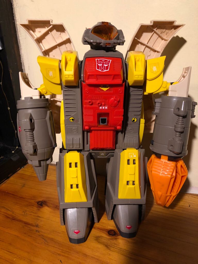 Omega Supreme Tank - Hasbro (Generation 1) action figure collectible - Main Image 2