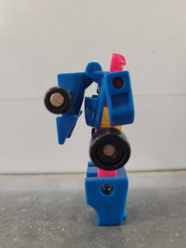 Barricade Race Track Patrol Micromaster  - Hasbro (1990) action figure collectible - Main Image 2