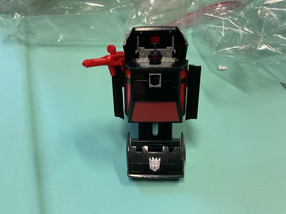 Transformers G1 Runabout - Hasbro (Generation 1) action figure collectible - Main Image 4