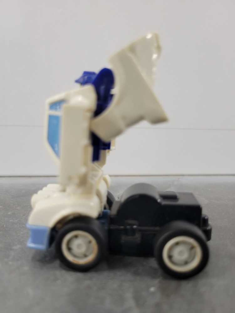 G1 Searchlight - Hasbro (G1 Transformers) action figure collectible - Main Image 4