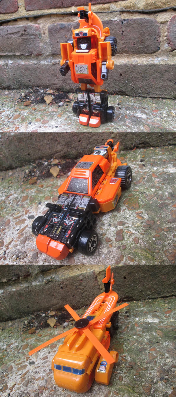 Sandstorm - Hasbro (Triple Changers) action figure collectible - Main Image 3