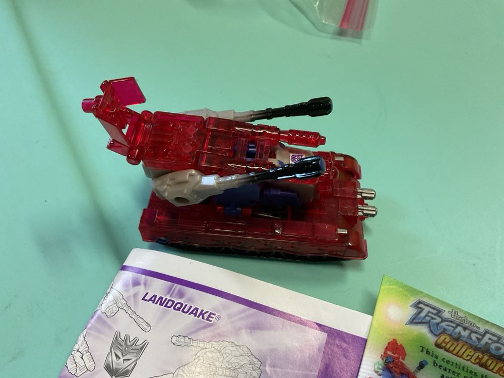 Transformers TFCC Landquake - Fun Publications (Collector’s Club) action figure collectible - Main Image 3
