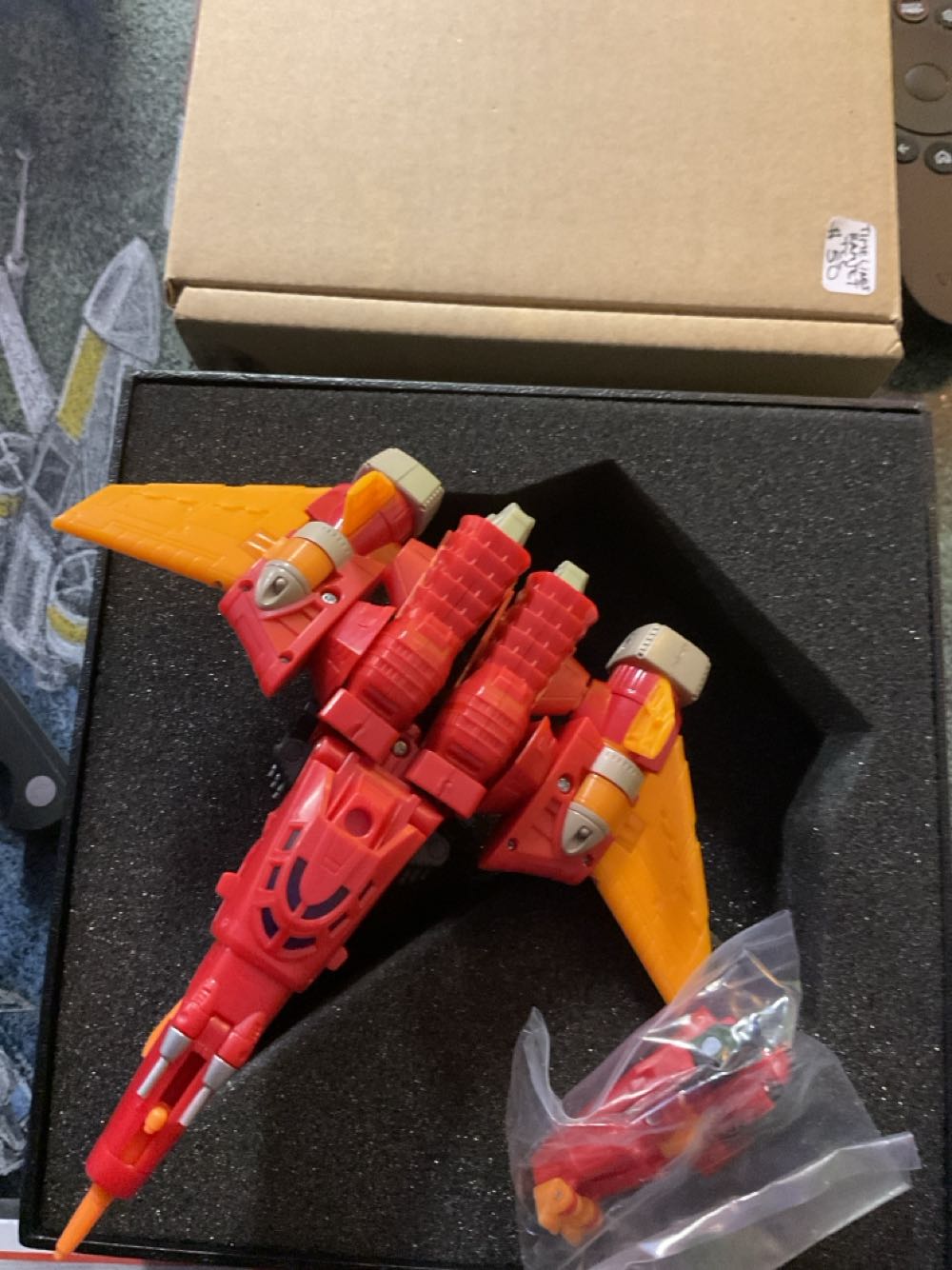 Transformers TFCC Shattered Glass Cyclonus And Krunix - Fun Publications (Collector’s Club) action figure collectible - Main Image 3